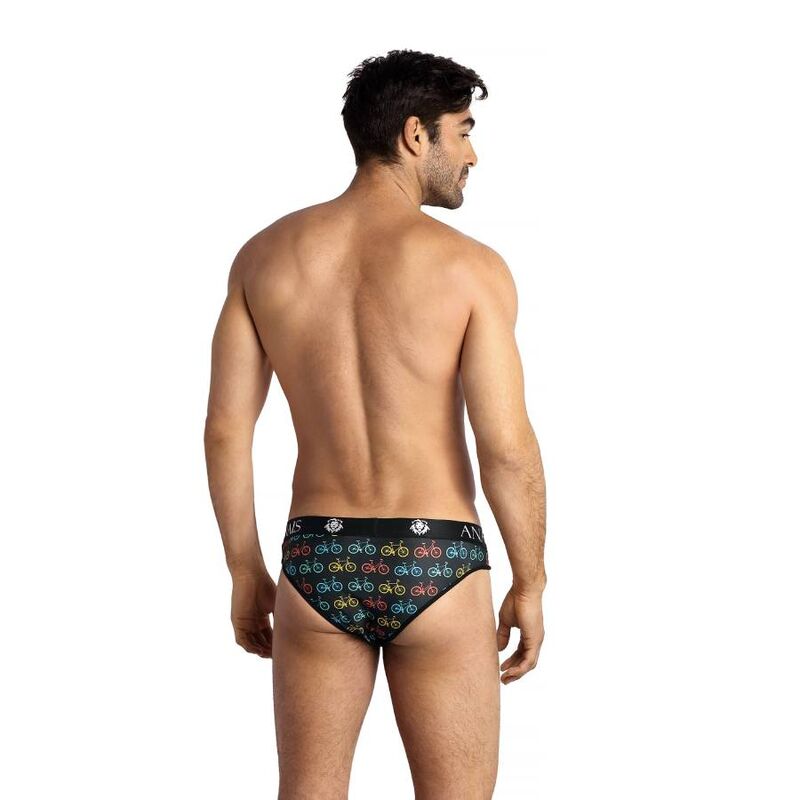 Benito's briefs
