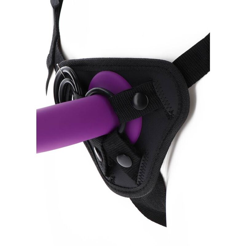 Black strap harness
