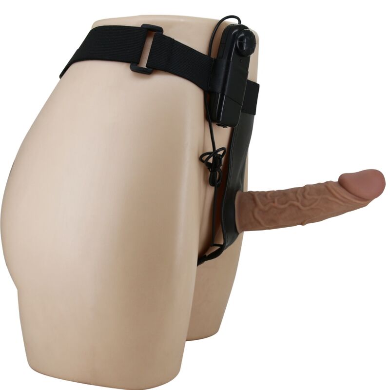 Slip harnais avec gode vibrant inclus