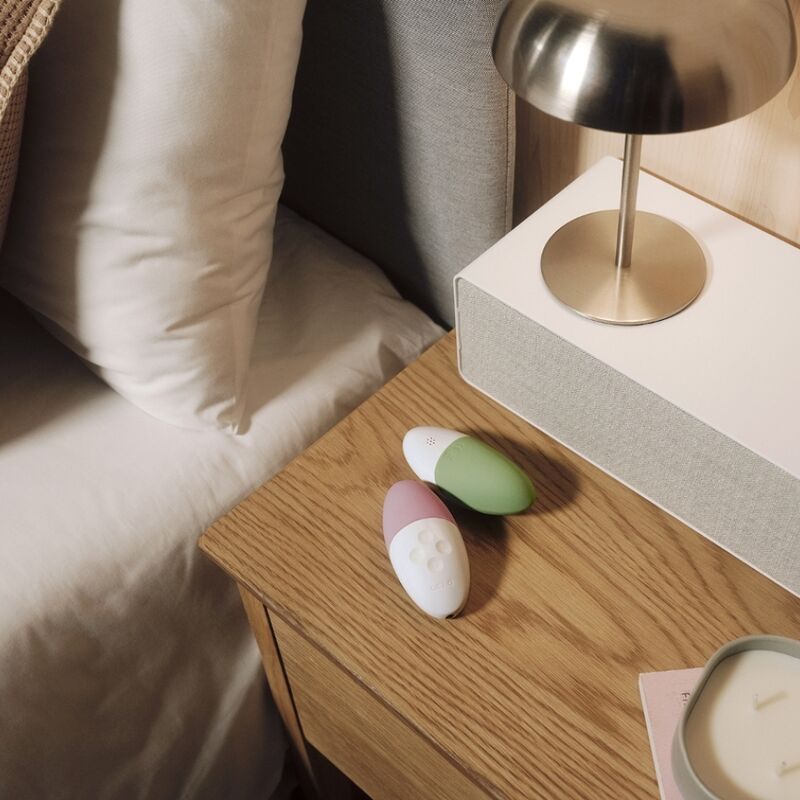 Siri 3 clitoris massager pistachio cream