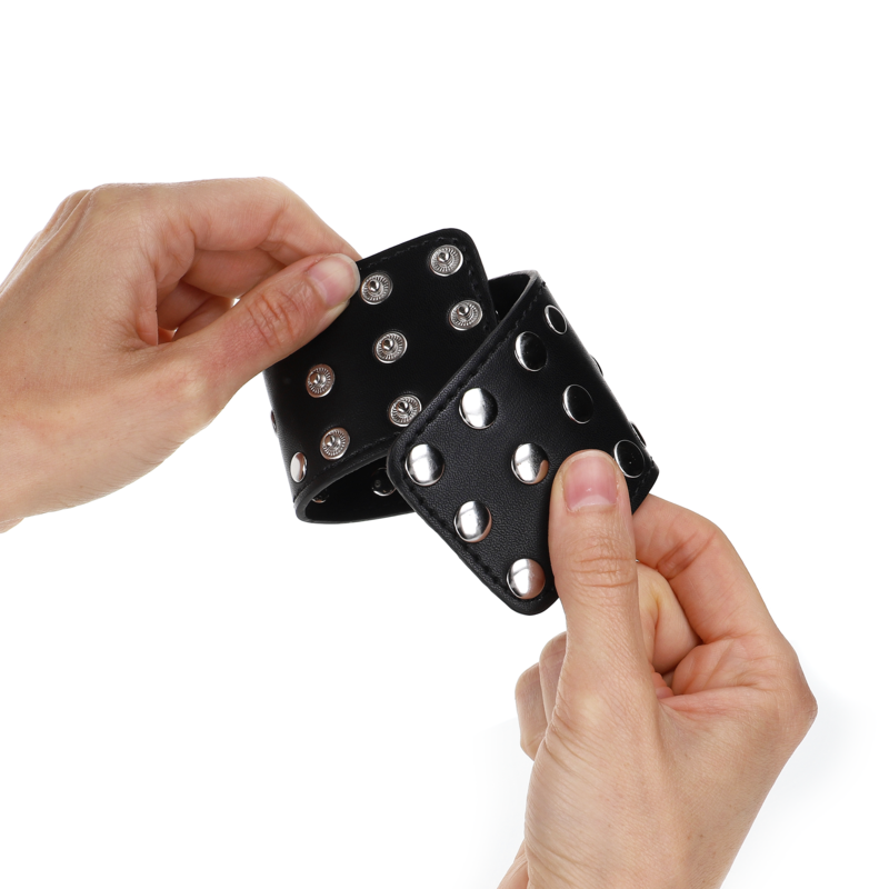 Wrist restraints with full rivet snap closure black adjustable 19-24 cm x 5.5 cm