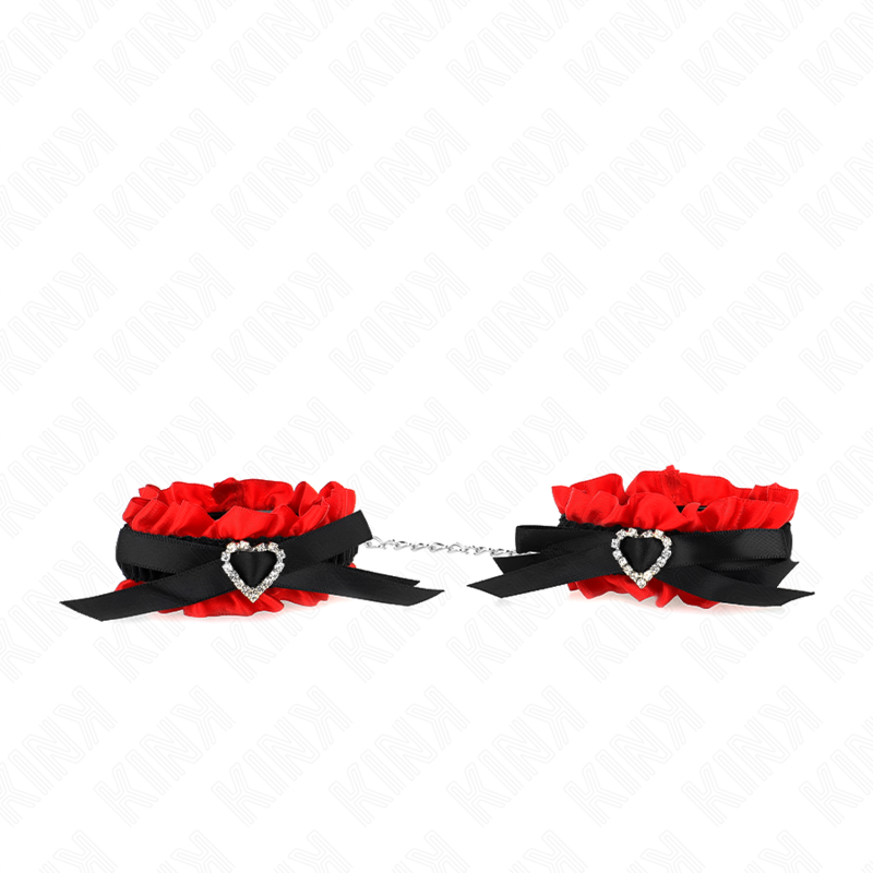 Elastic wrist cuffs with lace and red heart details, adjustable from 22 to 35 cm
