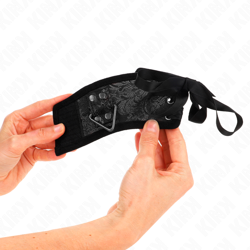 Scandal wrist restraints with black lace details 24.5 cm x 6.5 cm