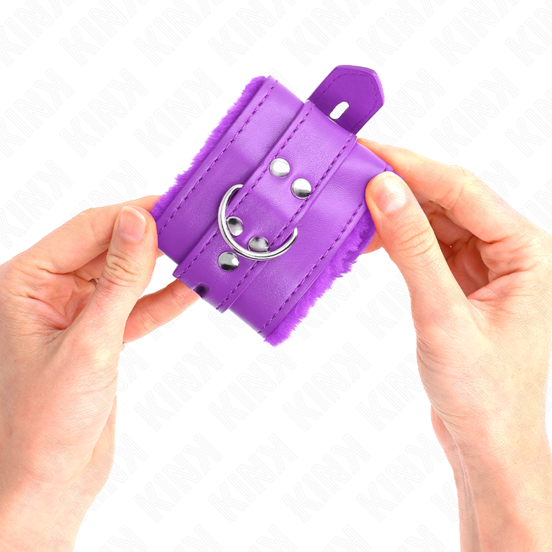 Fur lined wrist rests with purple square holes and adjustable purple belt 17-29 cm x 6 cm
