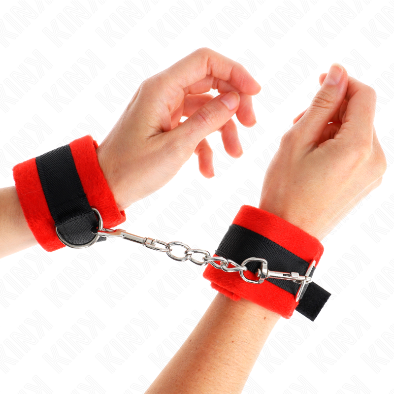 Black-red fur beginner cuffs 30 x 7 cm