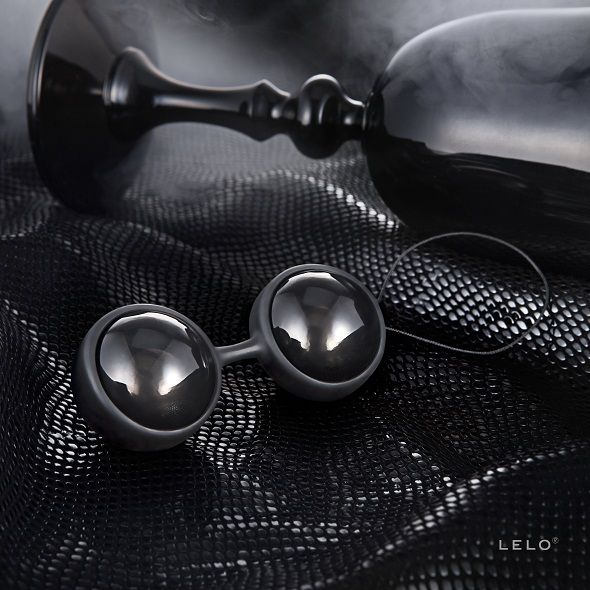 Luna beads black kegel balls