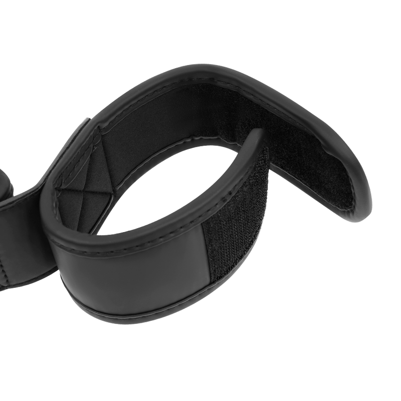 Bondage spreader bar with neoprene lining