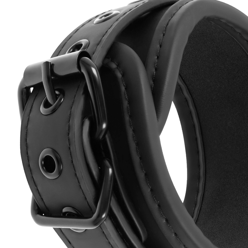 Luxury bed tie set with neoprene lining